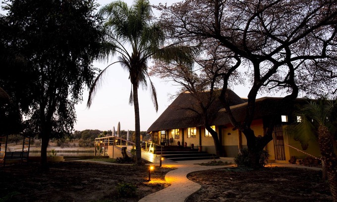 Rundu Cabin | Hakusembe River Lodge