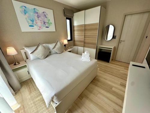 Nong Chaeng Apartment | Halo the Title