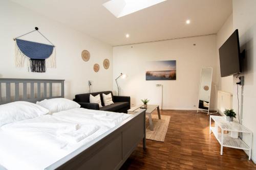 Barmbek-Sued Apartment | Hamburg - 2 Bedrooms for up to 11 guests