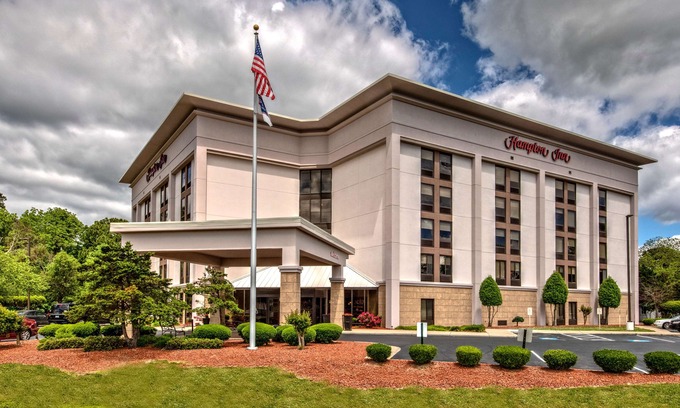 Elizabeth City Hotel | Hampton Inn Elizabeth City