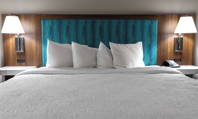 Elkhorn Hotel | Hampton Inn Elkhorn Lake Geneva Area