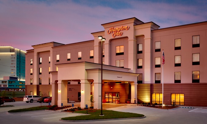 West Omaha Hotel | Hampton Inn Omaha/West Dodge Road, Old Mill