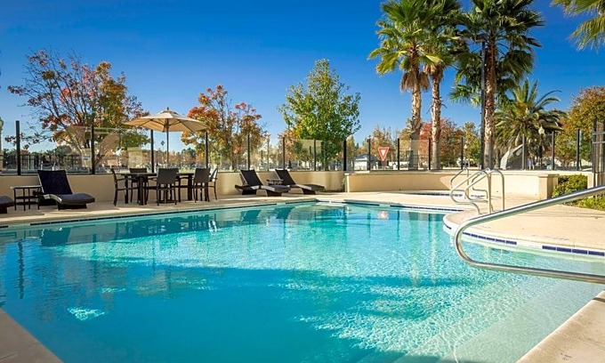 Fairfield Hotel | Hampton Inn & Suites Suisun City Waterfront