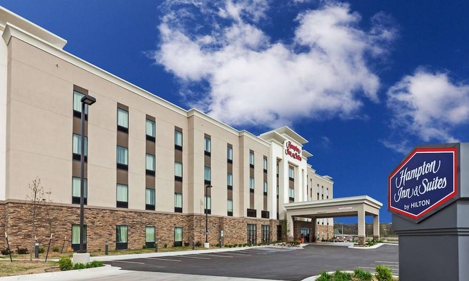 Claremore Hotel | Hampton Inn & Suites Claremore