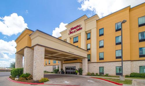 Bastrop Hotel | Hampton Inn & Suites Bastrop
