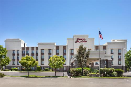 Raisin Hotel | Hampton Inn & Suites Fresno