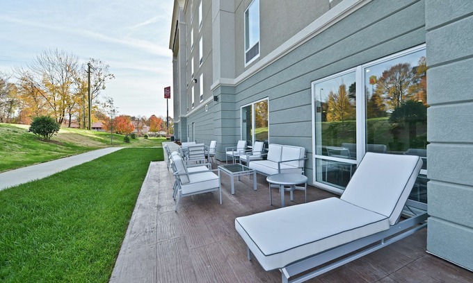 Greensboro Hotel | Hampton Inn & Suites Greensboro/Coliseum Area