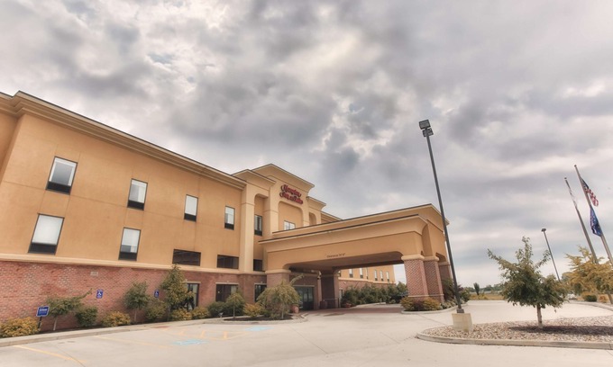 Middlebury Hotel | Hampton Inn & Suites Middlebury
