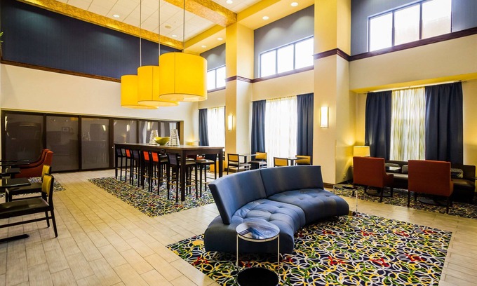 Natchez Hotel | Hampton Inn & Suites Natchez