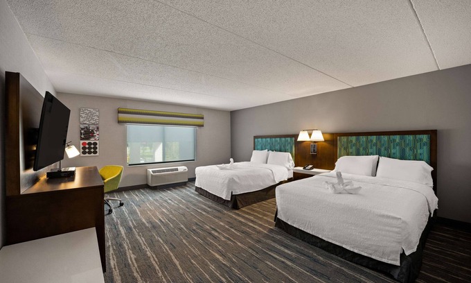 Crown Heights Hotel | Hampton Inn & Suites Poughkeepsie