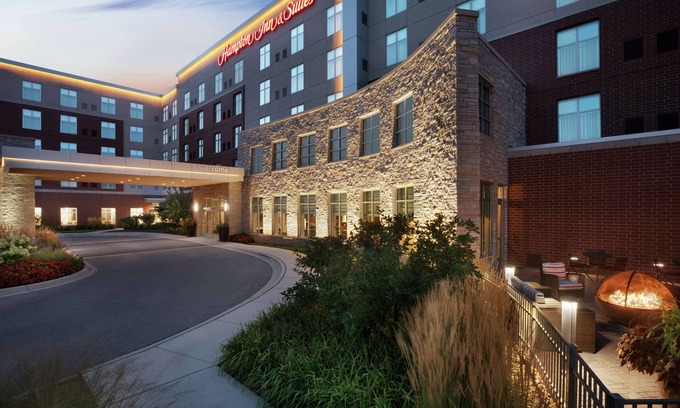 Rosemont Hotel | Hampton Inn & Suites Rosemont Chicago O'Hare