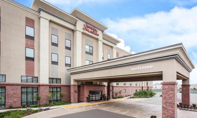 Watsonville Hotel | Hampton Inn & Suites Watsonville