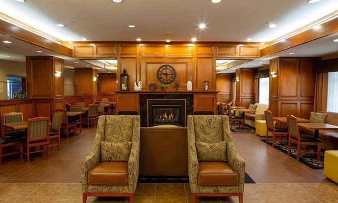 Waterloo Hotel | Hampton Inn Waterloo