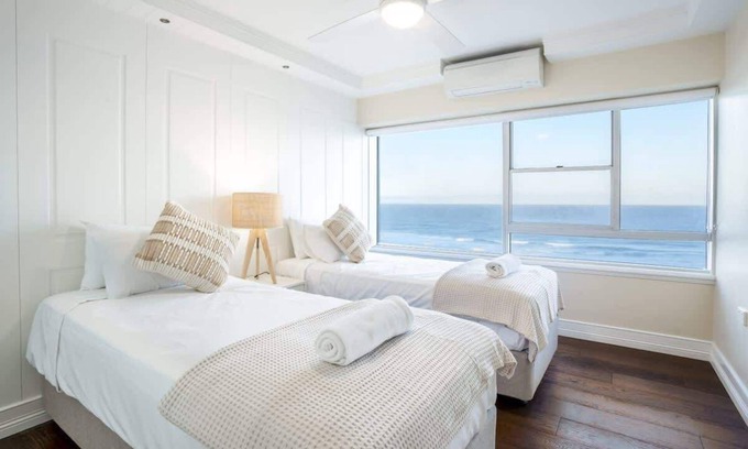 Surfers Paradise Apartment | Hampton Style Beachfront 2BR w/Pool & Parking