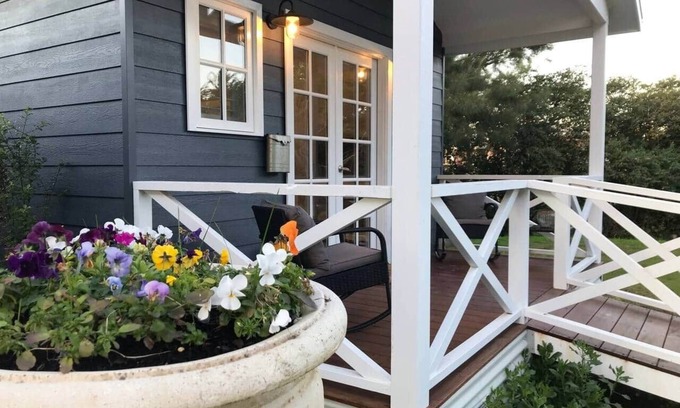 Rye House | Hamptons In Rye Blue Cottage 3Mins from HotSprings