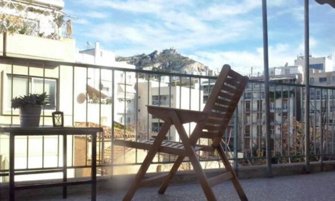 Neapoli Apartment | Handmade Apartment with Lycabettus view.