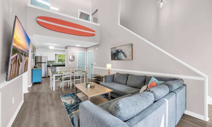 Surfside Beach House | Hang Loose Haven - Beach n Golf Getaway w Pool