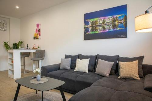 Wolfsburg Apartment | HANNIBAL - Design Apartment Orchidee 5, VW Nähe, Parkplatz, Küche, HighSpeed-WLAN, Fitness, Solarium