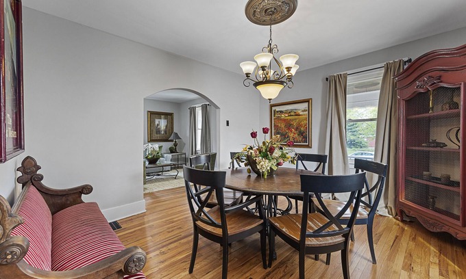 St. Charles Historic District House | 🚂 Hansons Station House 🌟 Historic St. Charles 🚂