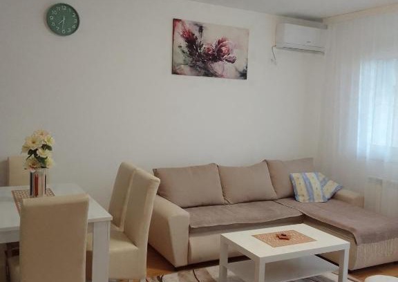 Central Serbia Apartment | Happy Day