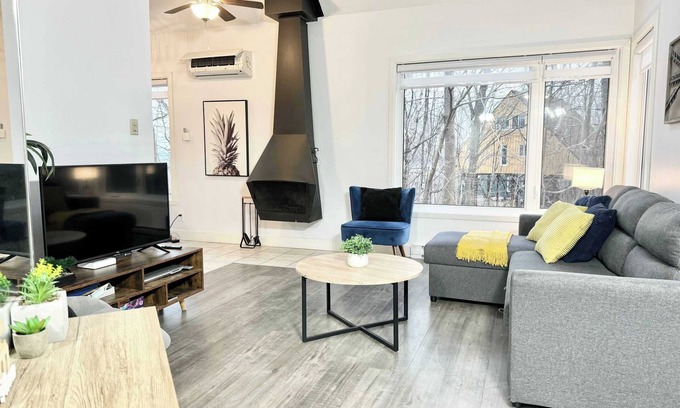 Beaupre Apartment | HAPPY HOUR - Condo Water Park