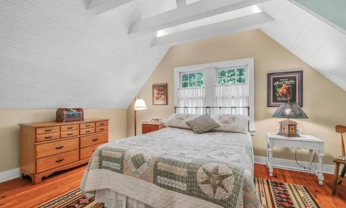 Mount Gretna Cottage | Happy on Harvardn