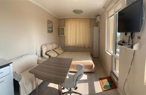 Pomorie Apartment | Happy smiles