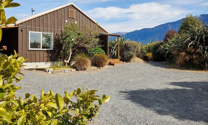 Kaikoura House | Harakeke, A gorgeous, inviting, peaceful, home