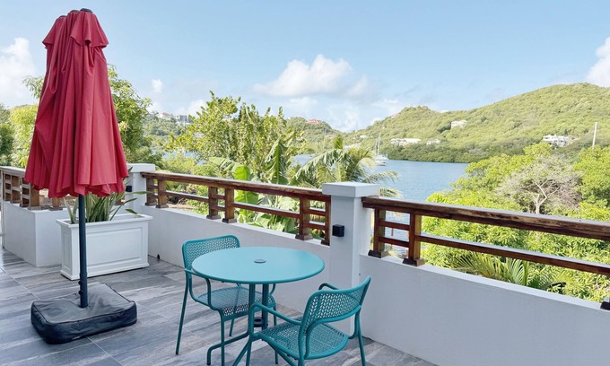 Calvigny House | Harbor Haven Luxury Retreat I- VEHICLE INCLUDED