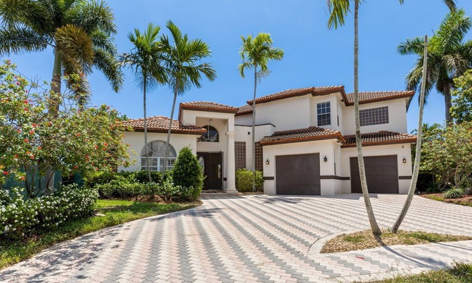 Lighthouse Point Villa | Harbor Hideaway- Water Front Luxury Property + Heated Pool