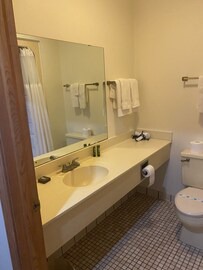 Washington Island Hotel | Harbor Inn- Waterfront room 21- One queen bed