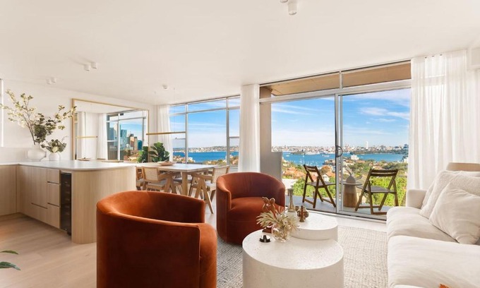 Cremorne Apartment | Harbour Bliss - Exquisite Design, Breathtaking Views