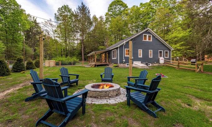 Fishs Eddy Cabin | Hare & Hollow Hot Tub Countryside Escape