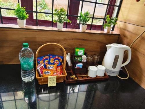 Kuppaayil Apartment | Harichandhanam Inn 200 meters from East nada Ground floor