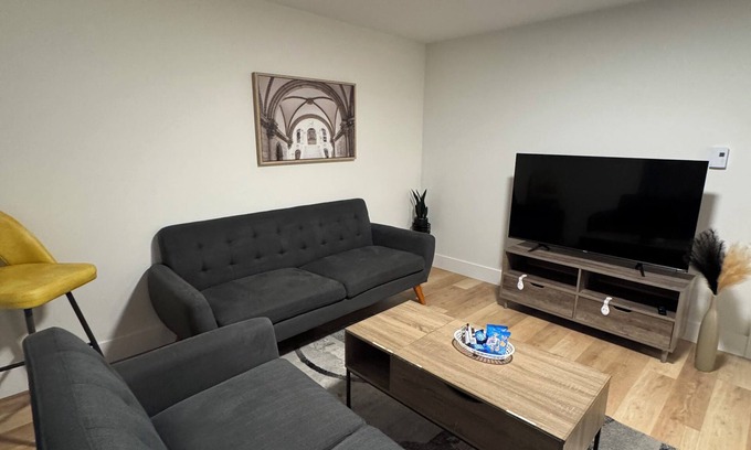 Riverview House | Harnu’s Cozy 1BR in Riverview