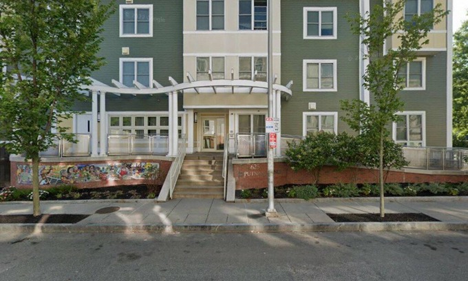 Cambridgeport Apartment | Harvard & MIT at Your Doorstep – 2BR GemnShuttle bus 2 and from airport King Bed