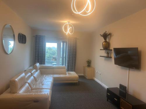 Newtownabbey Apartment | Hastings Apartments Extra Large Self Catering Apt Tourism Certified Free Parking WiFi