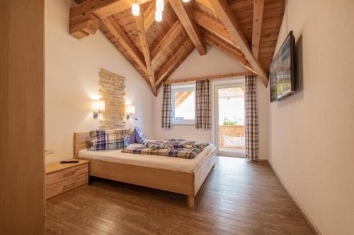 Volderau Apartment | Haus Alpenkönigin - Apartments Stubaital