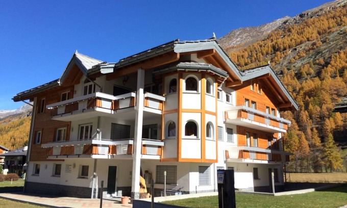 Saas Grund Apartment | Haus Alpenstern - Distel