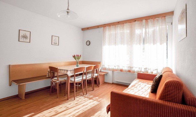 Valdaora di Sopra Apartment | Haus Aue - Apartment 1 with Balcony, Mountain View & Wi-Fi