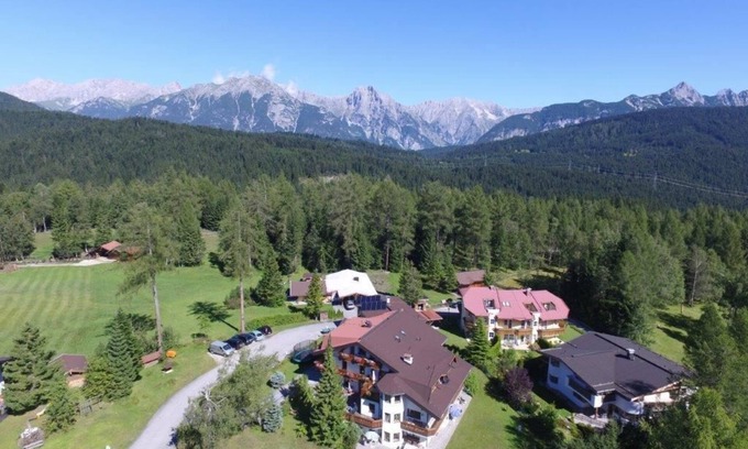 Seefeld in Tirol House | Haus Elisengrund - Chalet Privé - Ferienhaus, 4 Schlafzimmer, 4 Bäder, Küche,