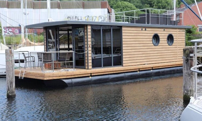 Flensburg Boat Rental | Hausboot Leni, Flensburg