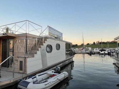 Braunsbedra Apartment | Hausboot Mit Sauna