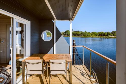 Fehmarnsund House | Hausboot TreibGut