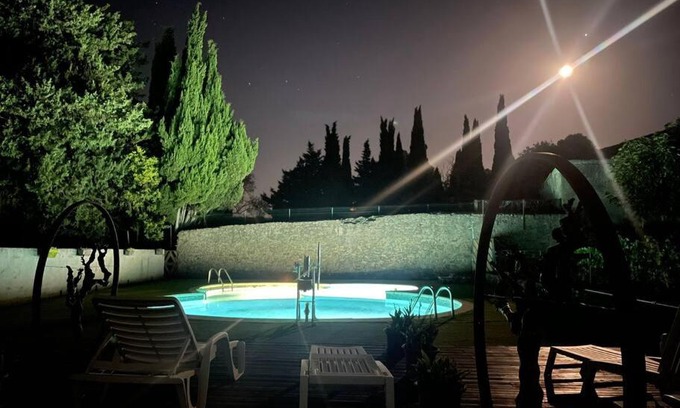 Montbrun-des-Corbieres House | Haut de maison et piscine dans un domaine viticole