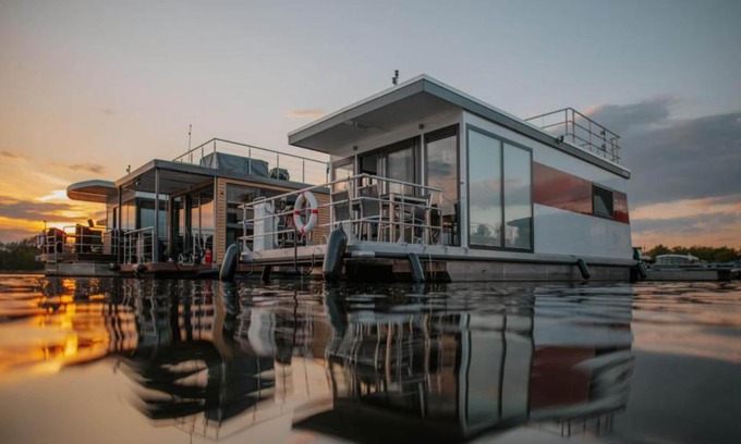 Oberhavel Boat Rental | Havel River Houseboat