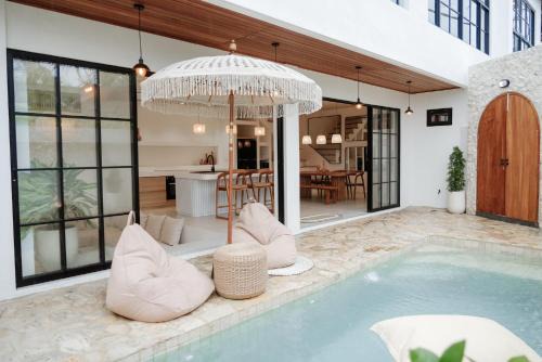 Berawa Villa | Havens Duplex - 2 Villas Combo 6BR Up to 12px Close to Finns And Beach With Easy Walk To Berawa Street