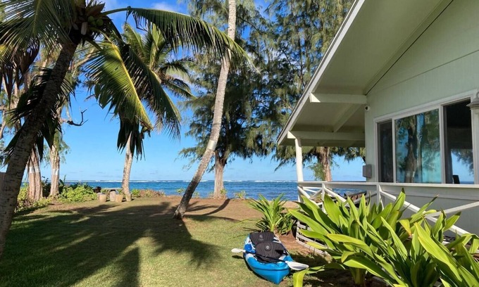 Punaluu Cottage | Hawaiian Beachfront House