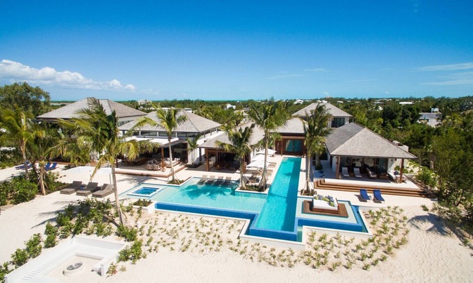 Leeward Settlement Villa | Hawksbill Villa - glorious 8-bedroom beachfront villa in Turks