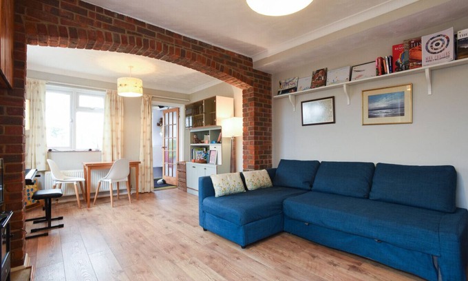 Hayling Island House | Hayling Island | Farm Cottage | Sleeps 6